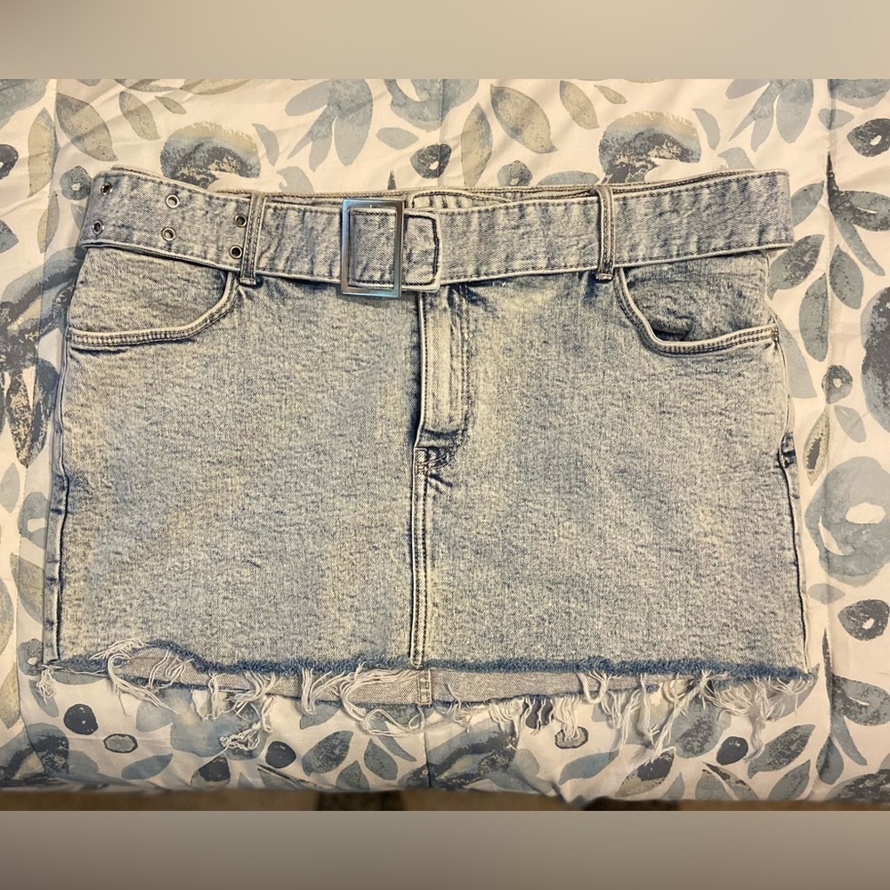 Bershka buckle low waist mini skirt in light blue sz 8